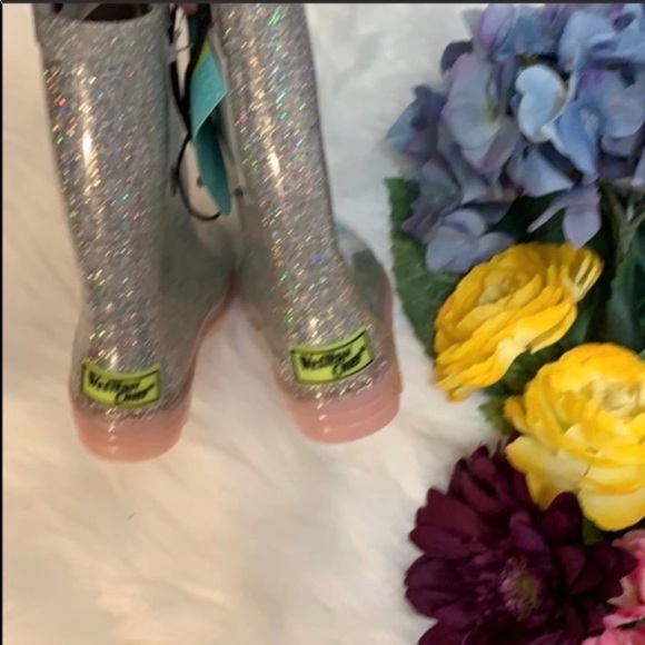 FIRM PRICE! NEW! Girl’s Light Up Glitter Silver Sparkle Rain Boots Sz 6 - Picture 6 of 7